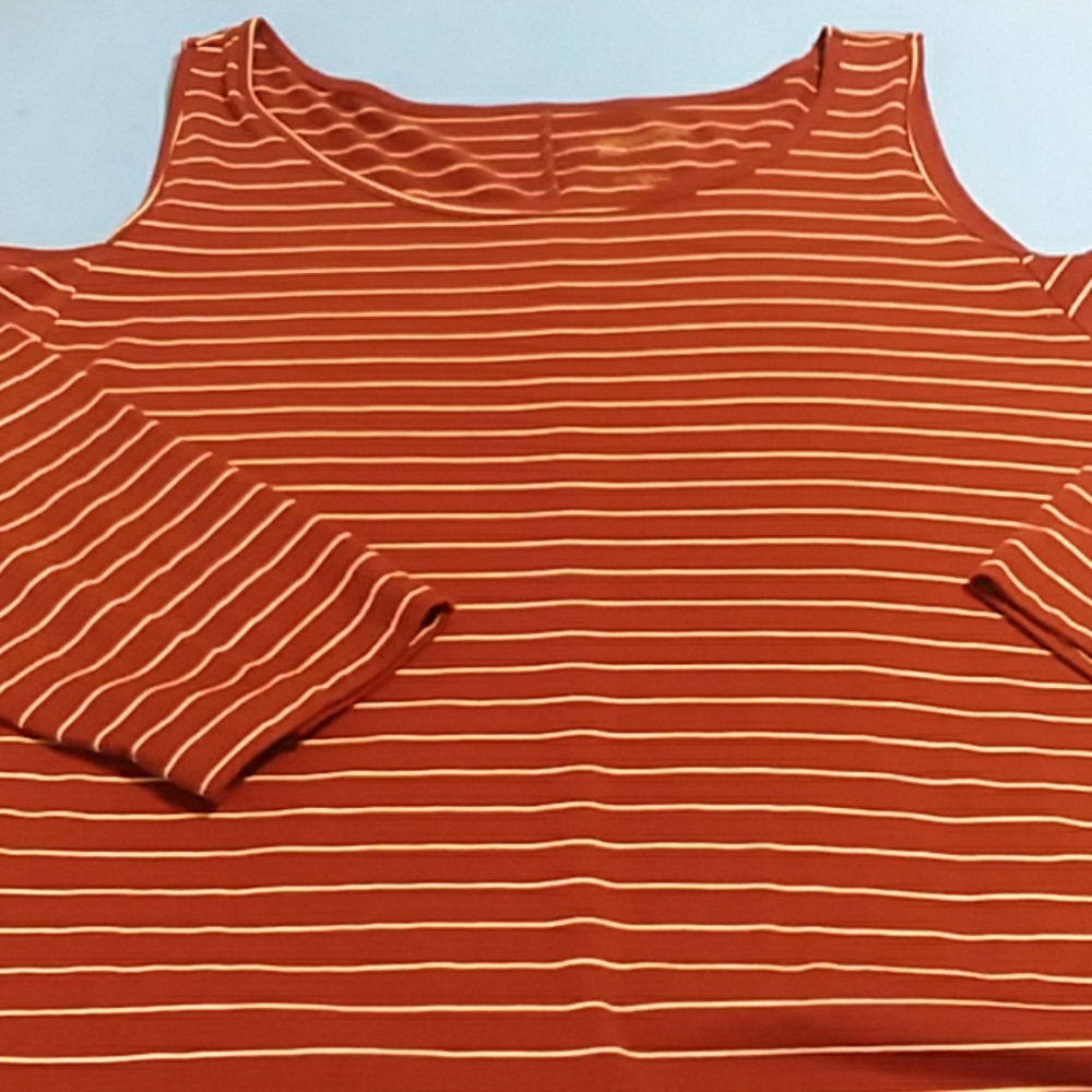 Arizona maroon cold shoulder top